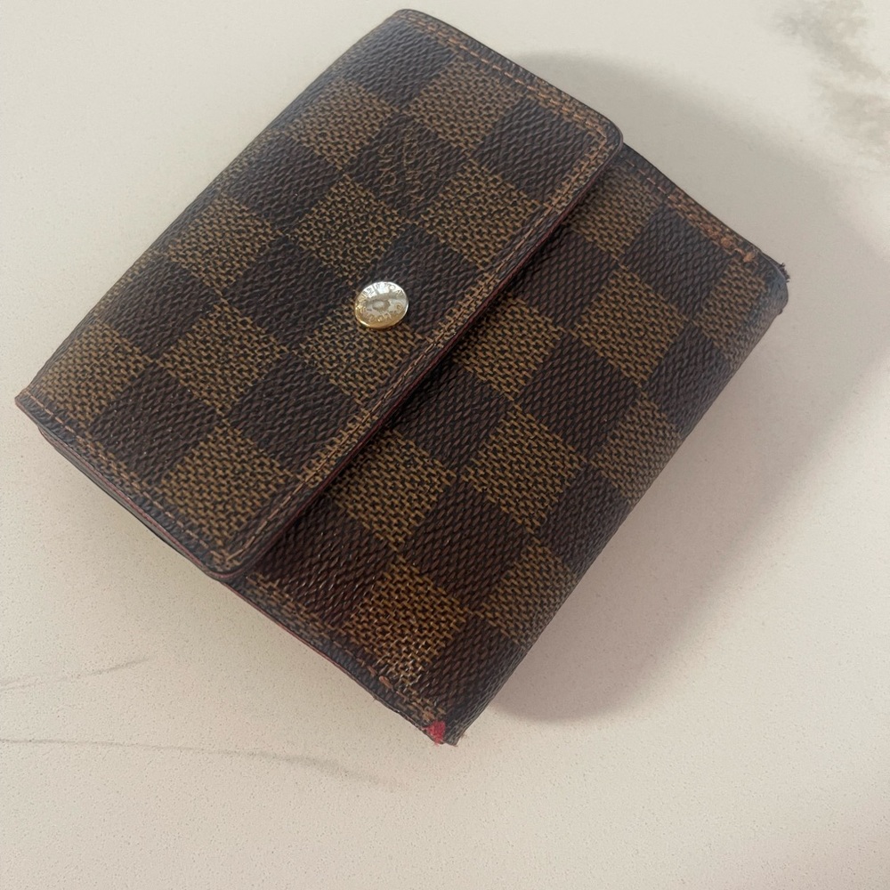 Louis Vuitton Wallet in Damier